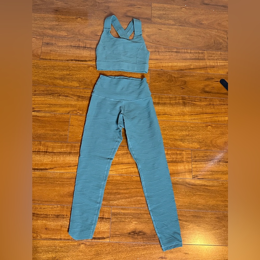 Glyder textured set